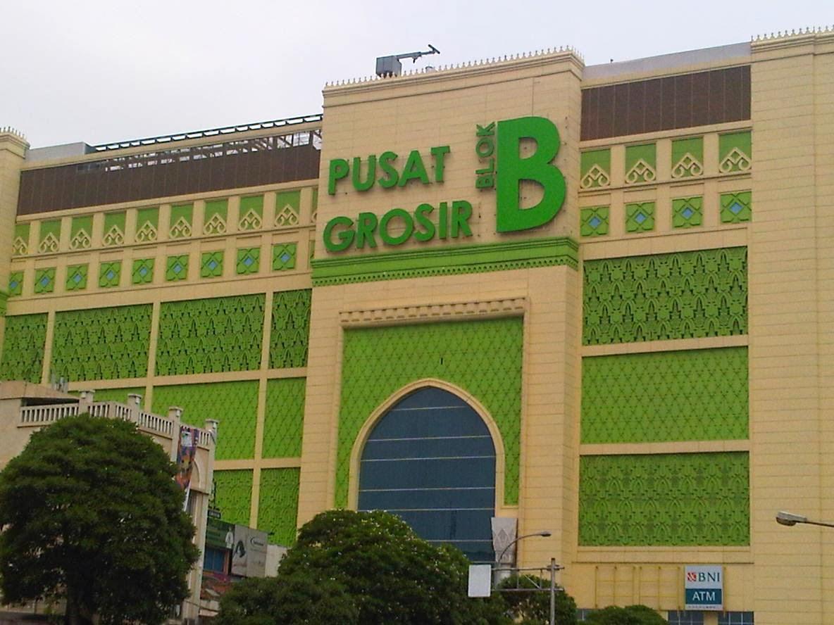 Karsa Utama Hotel Giacarta Esterno foto