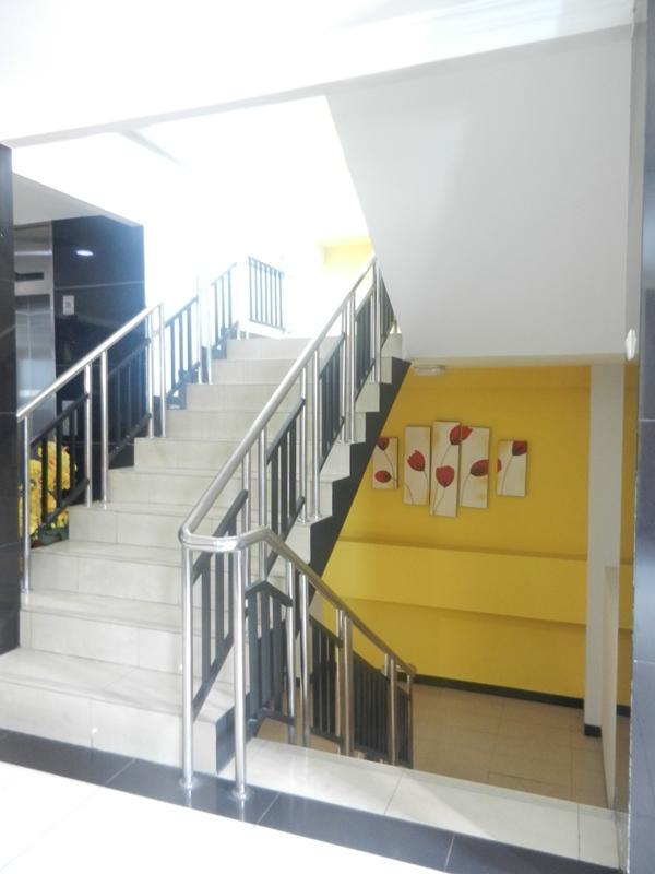 Karsa Utama Hotel Giacarta Esterno foto